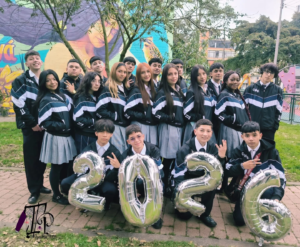 Promoción de colegio con sus chaquetas PROM 5