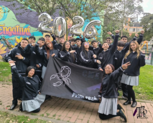 Promoción de colegio con sus chaquetas PROM 6