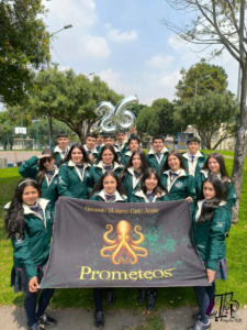 Promoción de colegio con sus chaquetas PROM 4